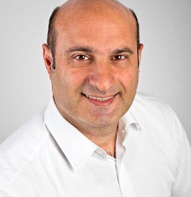 ساسان احمدى